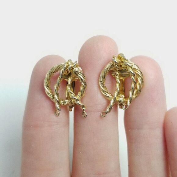 Vintage Gold Tone Rope Twist Knot Shape Clip on Earrings, Minimal Classic Style - Picture 6 of 6